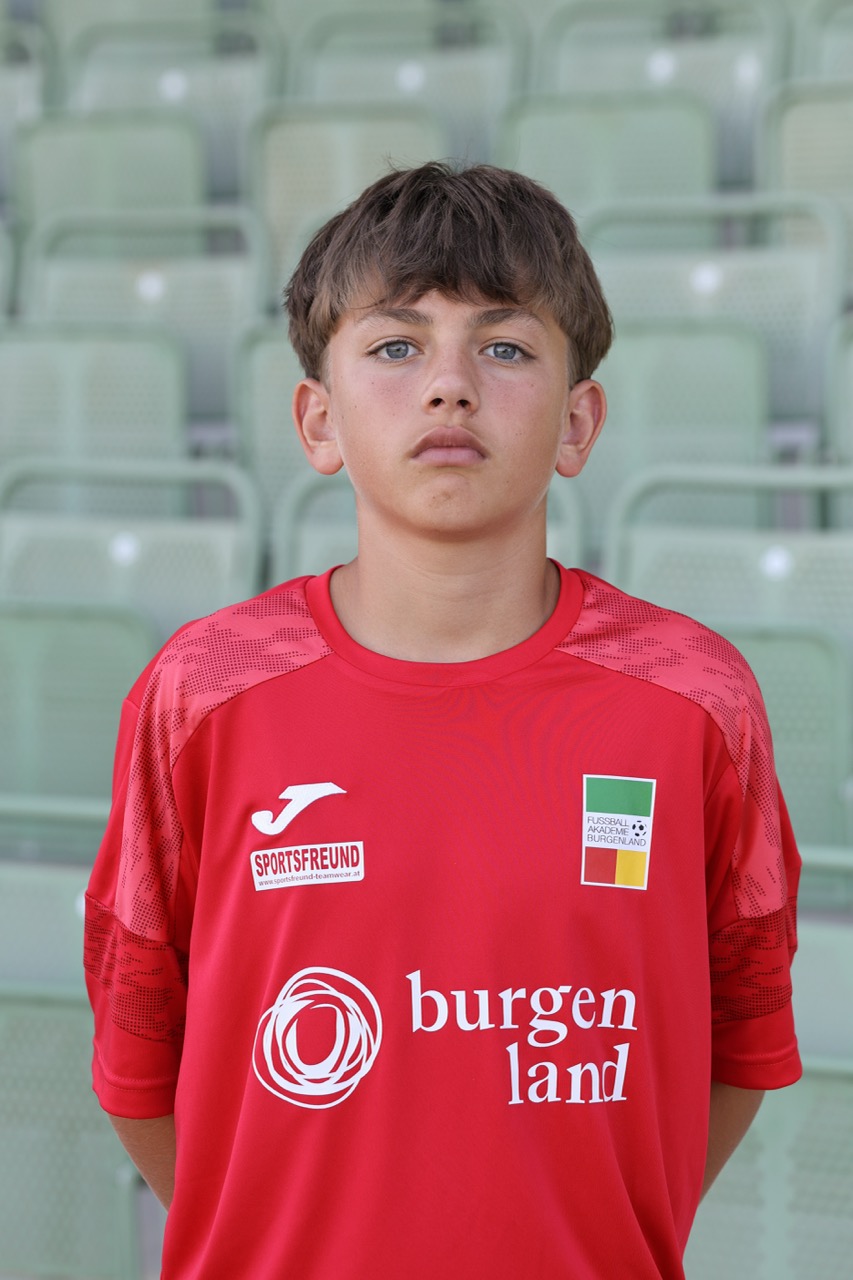 15 (Ben Schneider)