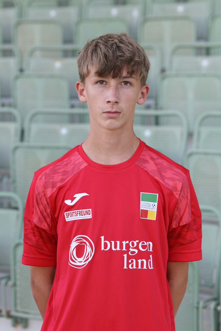 15 (Eliah Krausl)