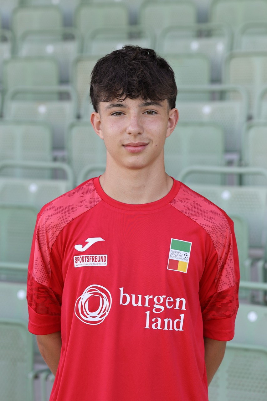 15 (Matteo Graf)