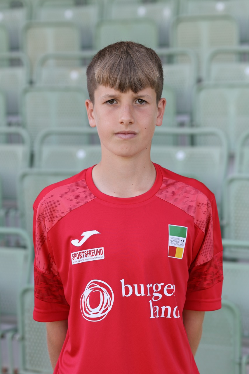 15 (Simon Schneider)
